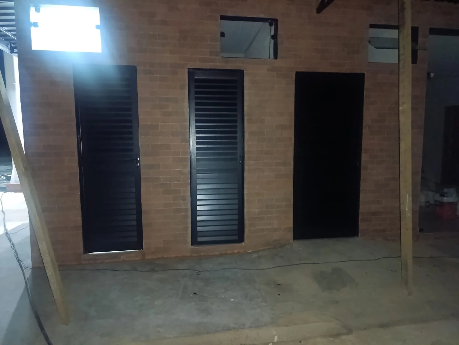 esquadria de aluminio para pia